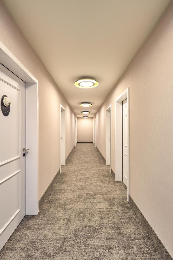 Karls Hotel Зигмаринген Экстерьер фото