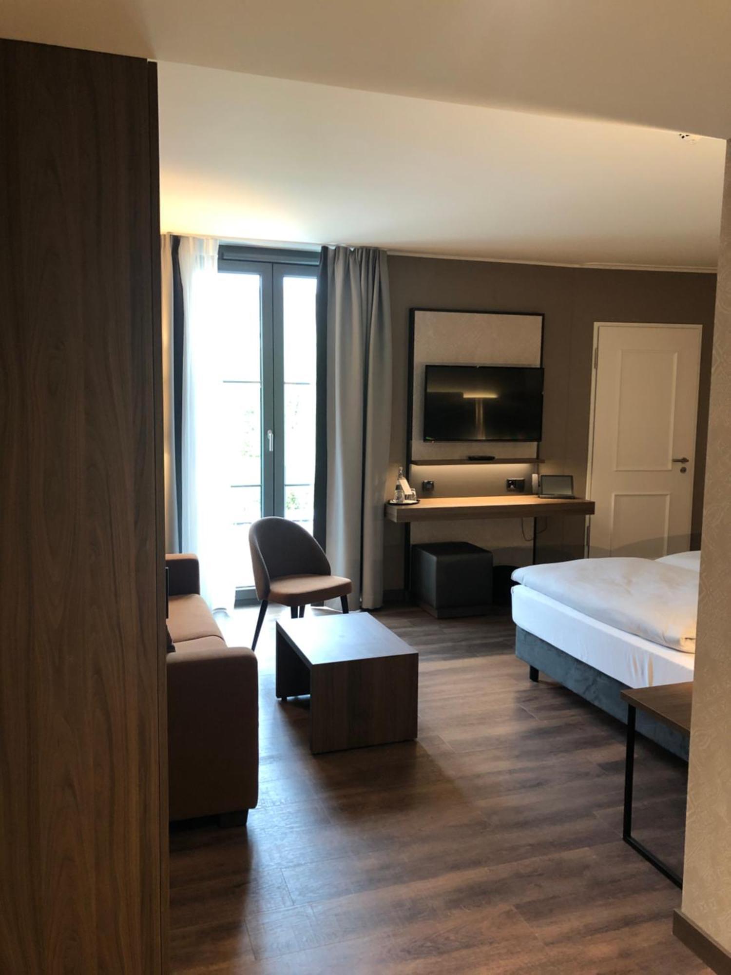 Karls Hotel Зигмаринген Экстерьер фото